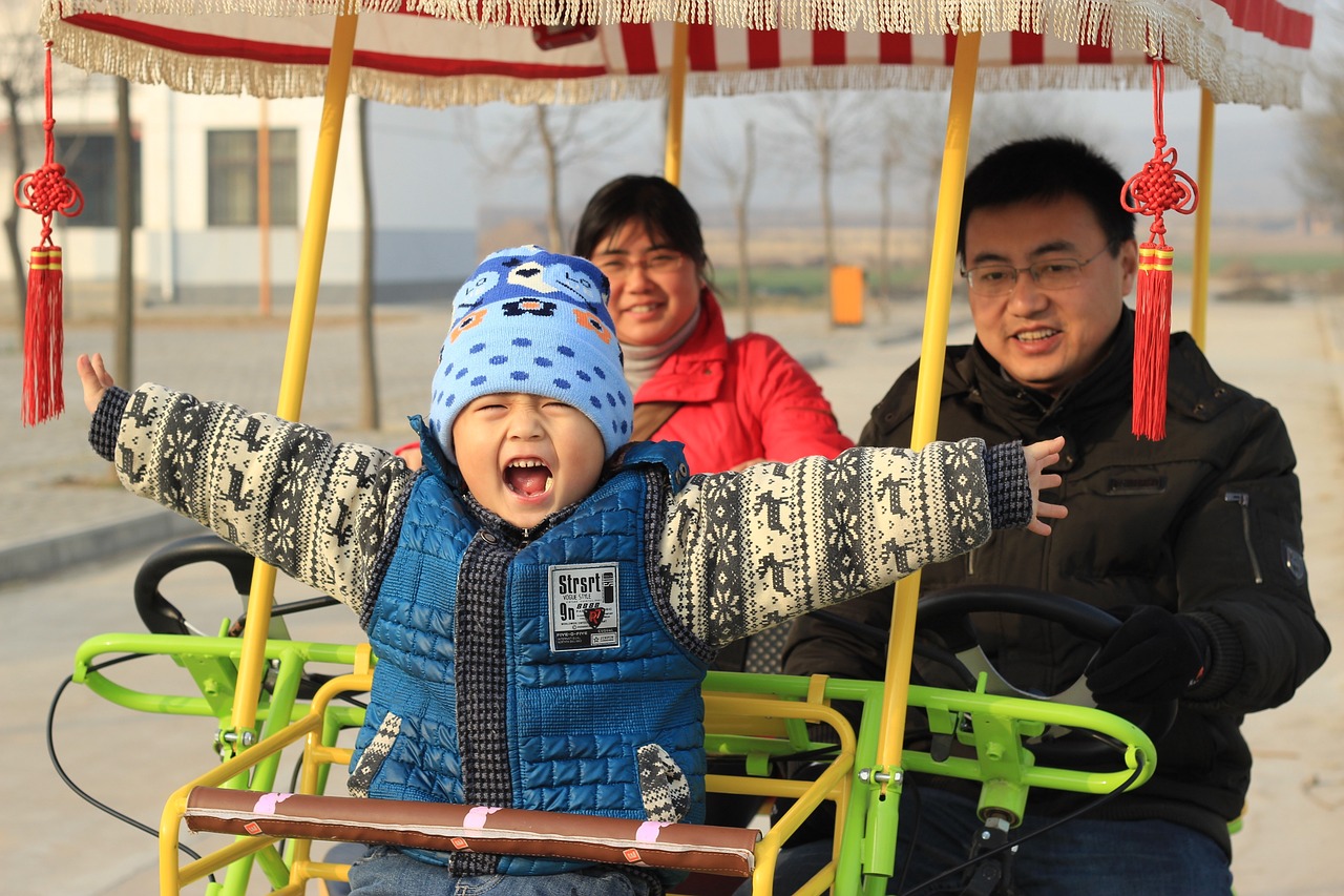 最新款碰碰车，无限乐趣的驾驶之旅